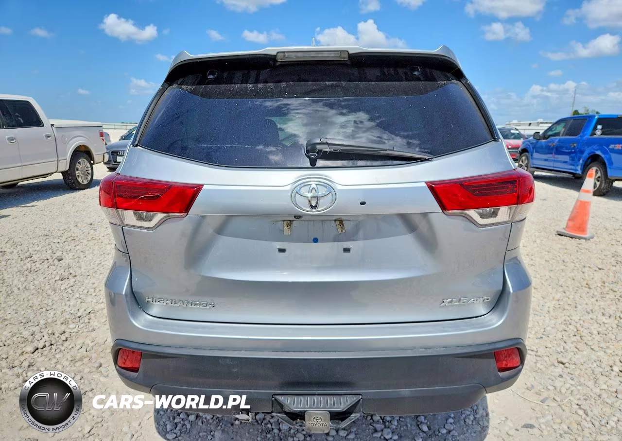 2018 Toyota Highlander Xle VIN:5TDJZRFH0JS526798 - 6