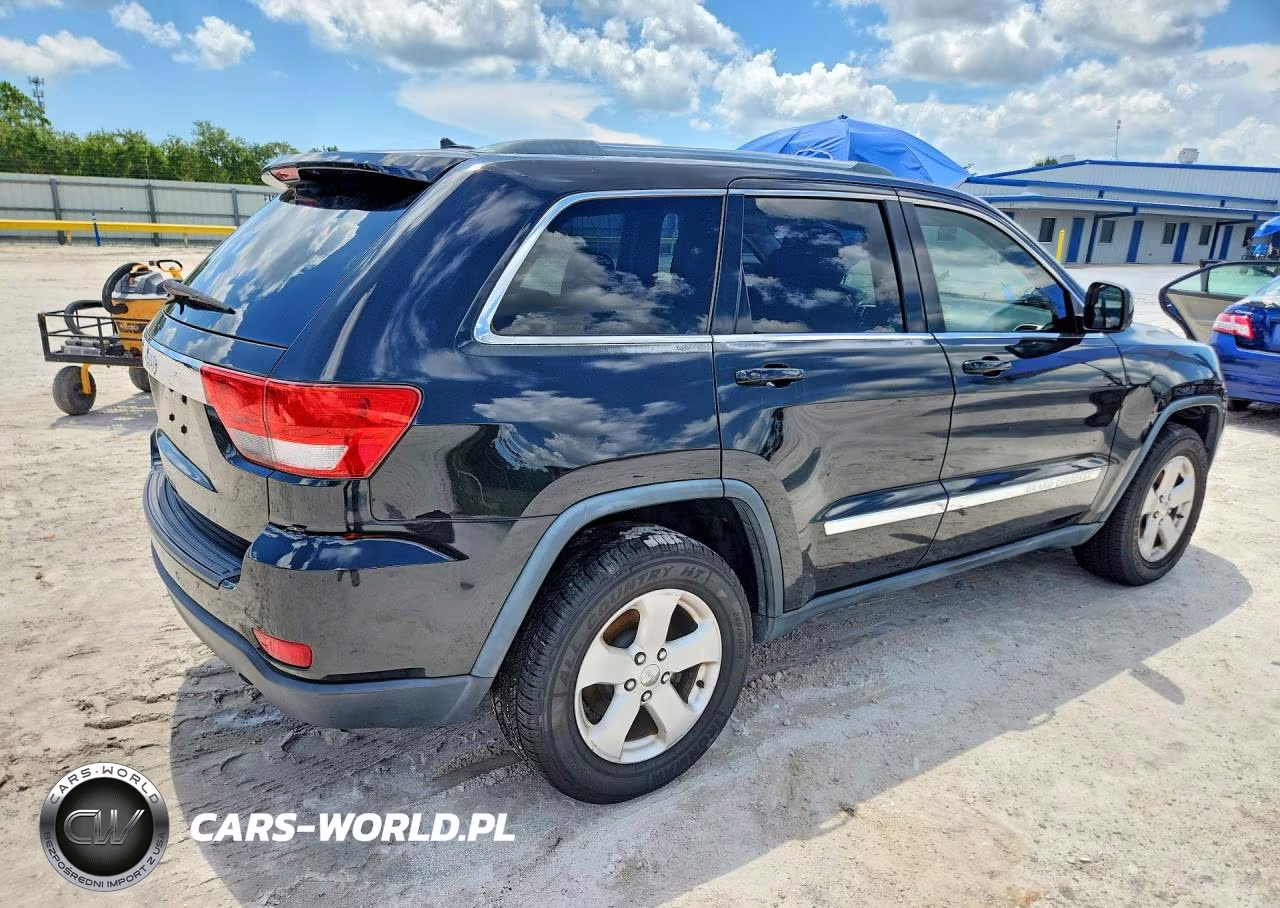 2012 Jeep Grand Cherokee Laredo VIN:1C4RJEAGXCC314173 - 3