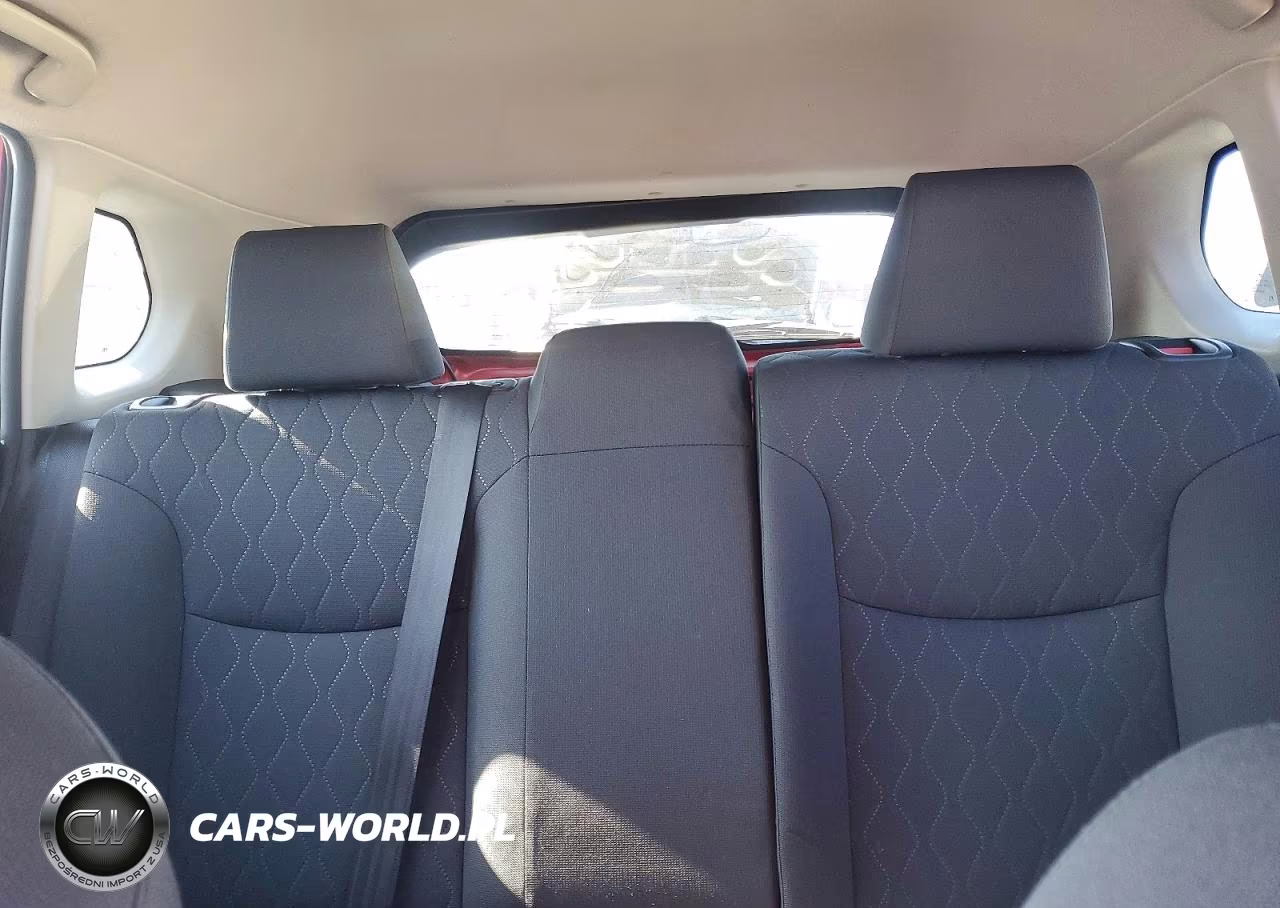 2022 Toyota Corolla Cross Le VIN:7MUCAAAG0NV002871 - 10