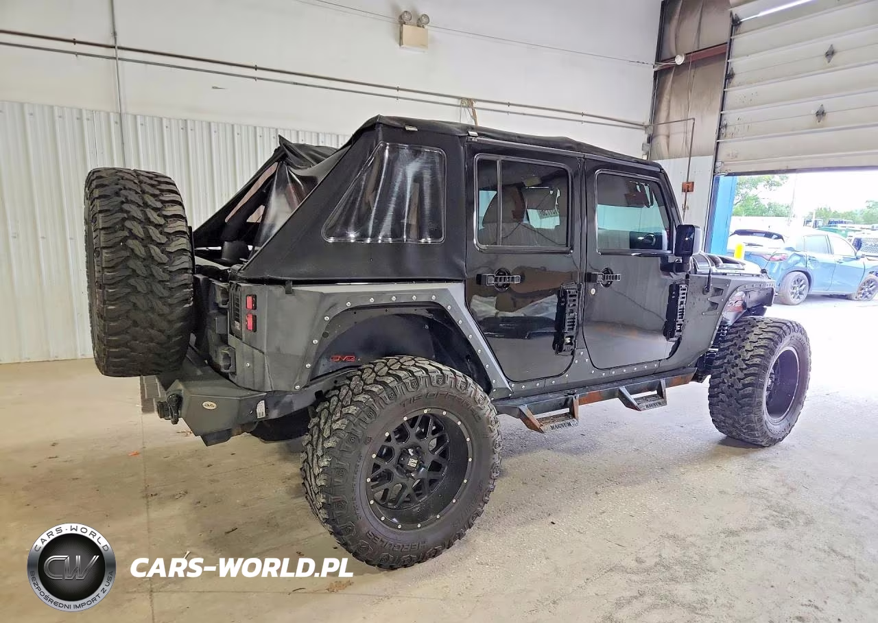 2017 Jeep Wrangler Unlimited Rubicon VIN:1C4BJWFG6HL702007 - 3