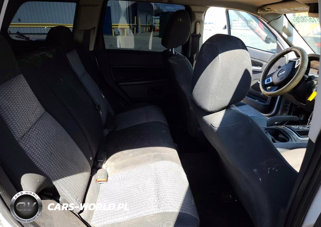 2008 Jeep Grand Cherokee Laredo VIN:1J8GR48K58C193993 - 10