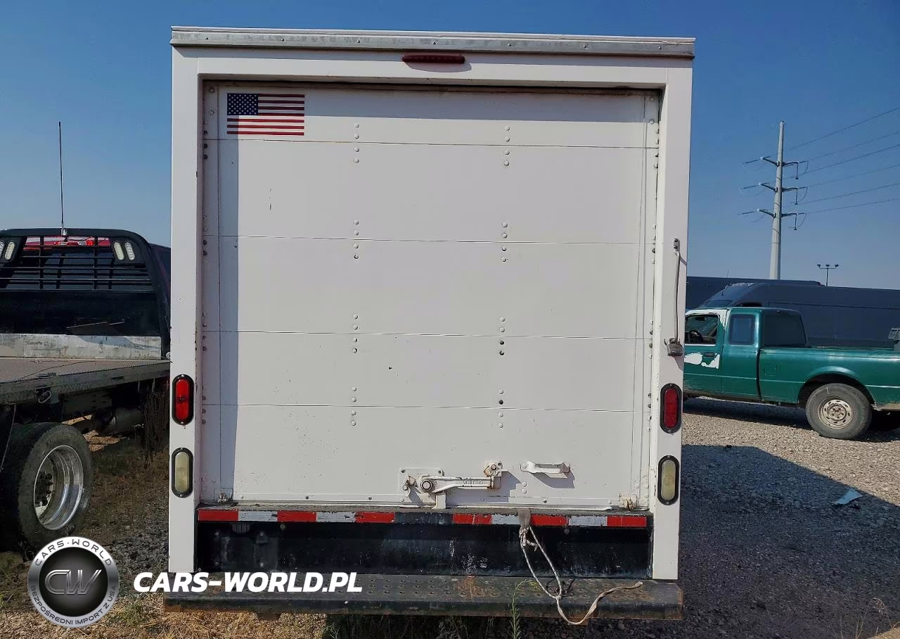 2015 GMC Savana Cutaway G3500 VIN:1GD072CF8F1181211 - 11