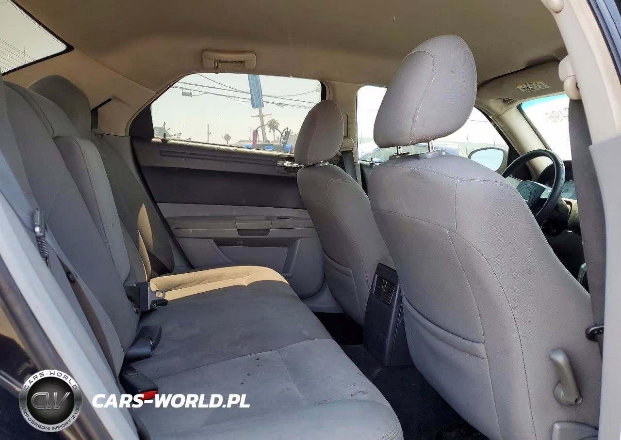 2007 Chrysler 300 VIN:2C3KA43R07H889612 - 10