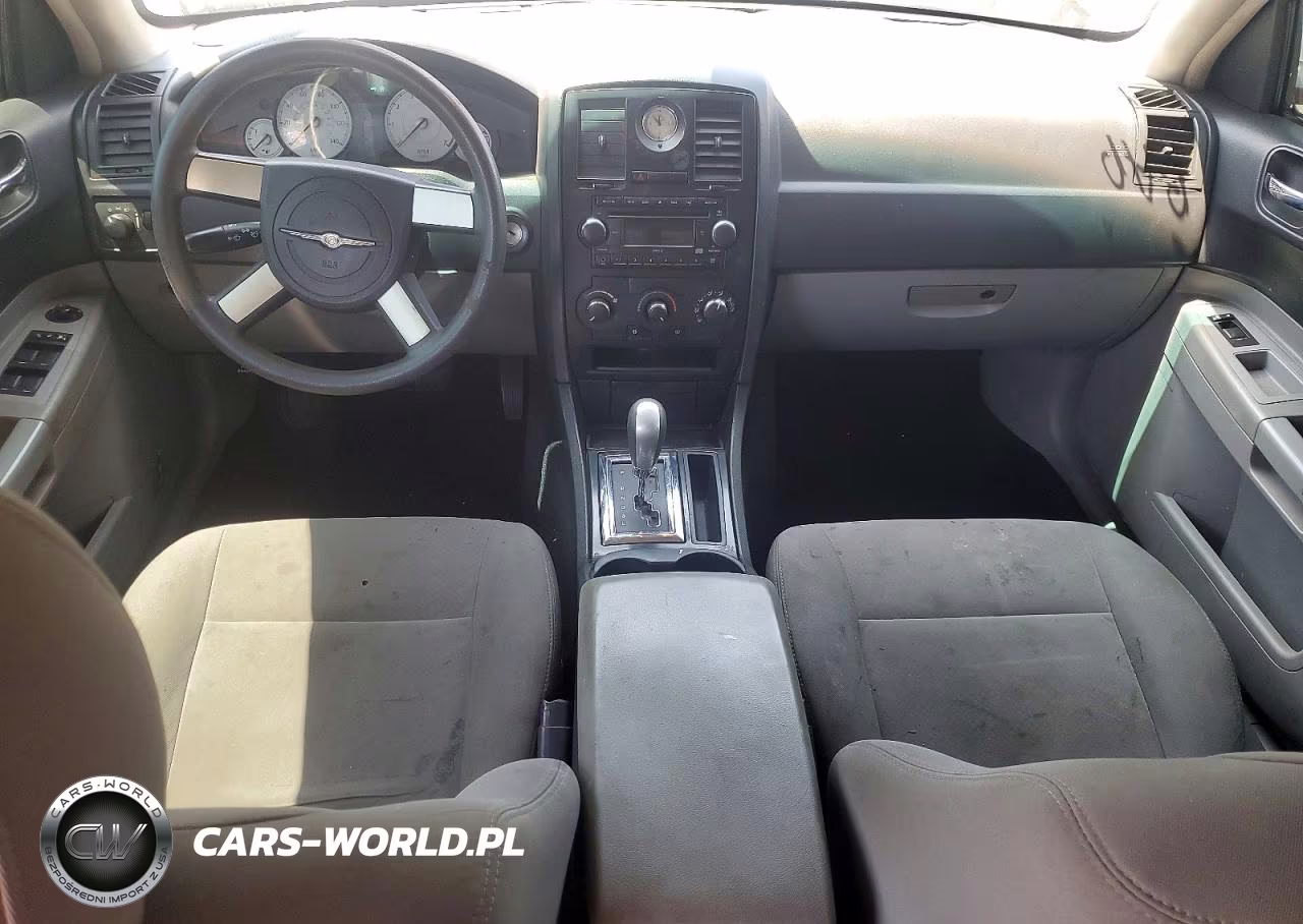 2007 Chrysler 300 VIN:2C3KA43R07H889612 - 8