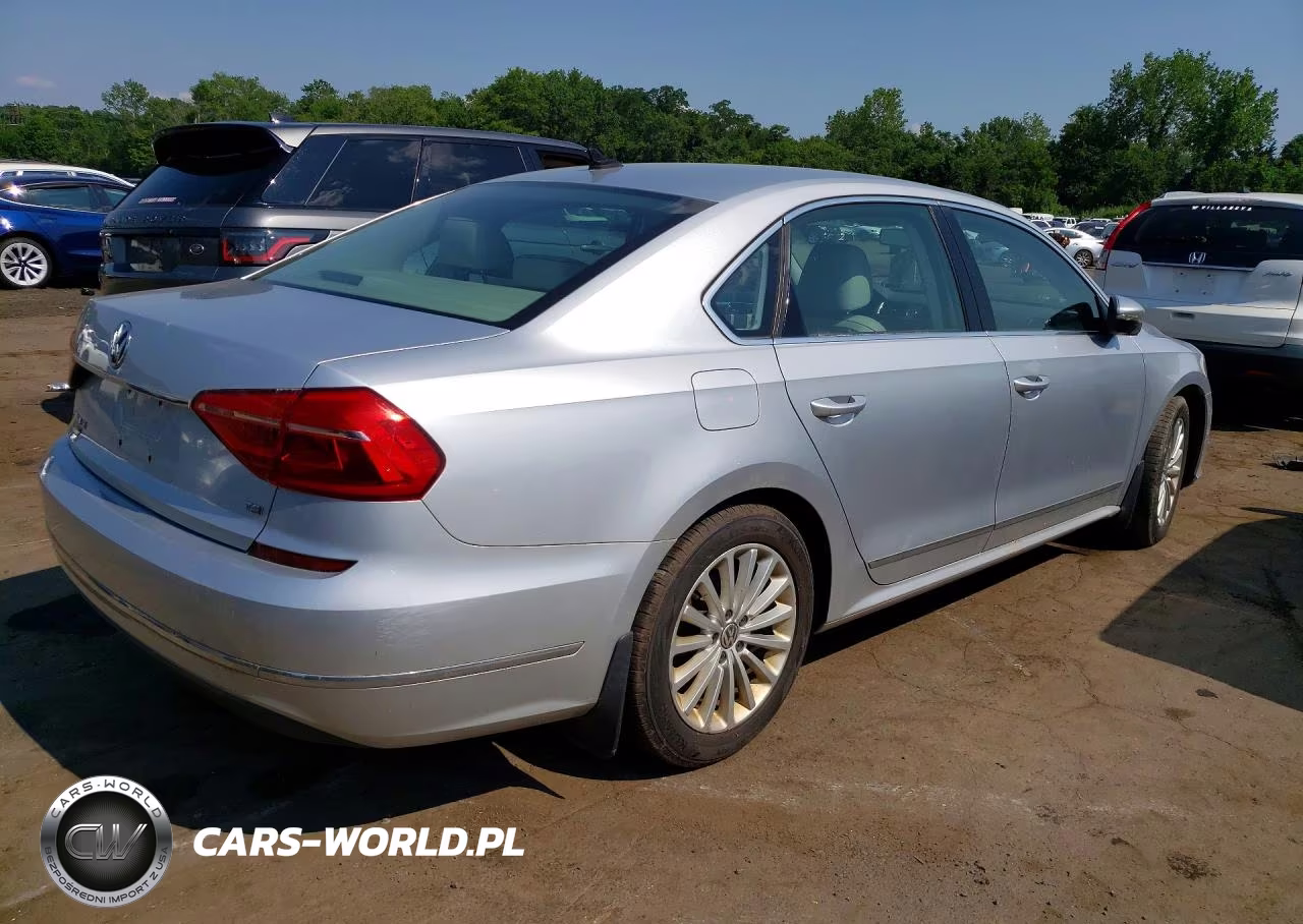 2016 Volkswagen Passat VIN:1VWBT7A38GC020598 - 3