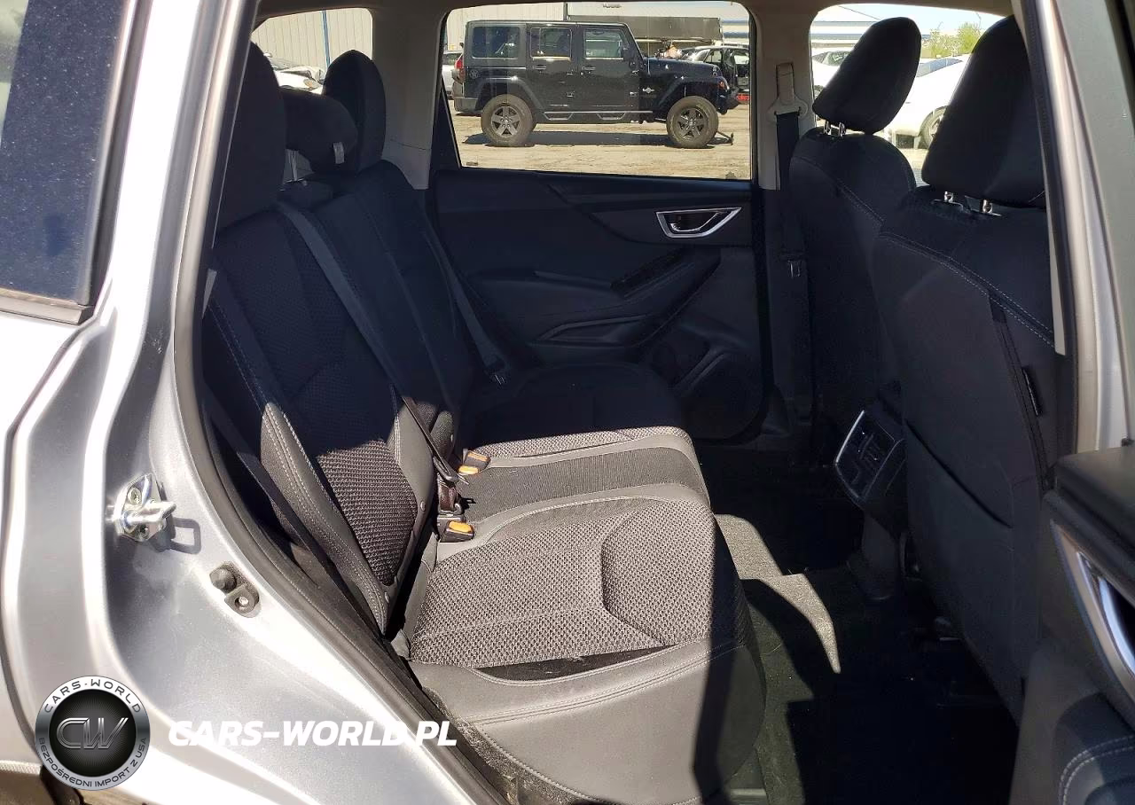 2024 Subaru Forester Premium VIN:JF2SKACC1RH517998 - 11