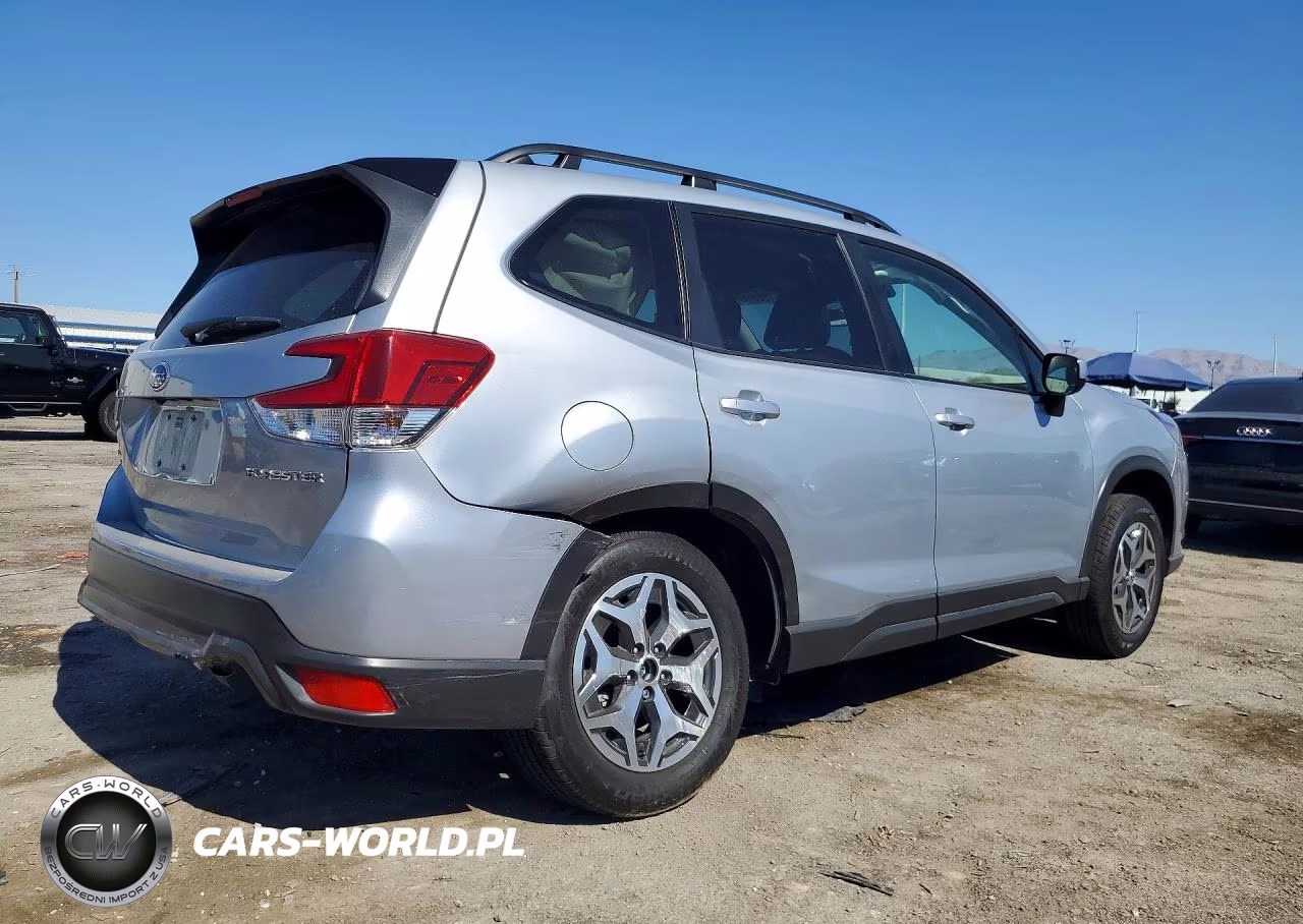 2024 Subaru Forester Premium VIN:JF2SKACC1RH517998 - 3