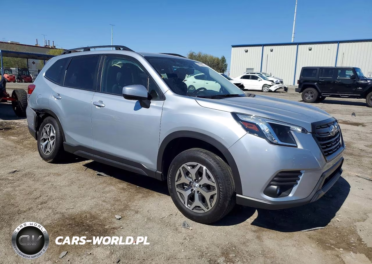 2024 Subaru Forester Premium VIN:JF2SKACC1RH517998 - 4