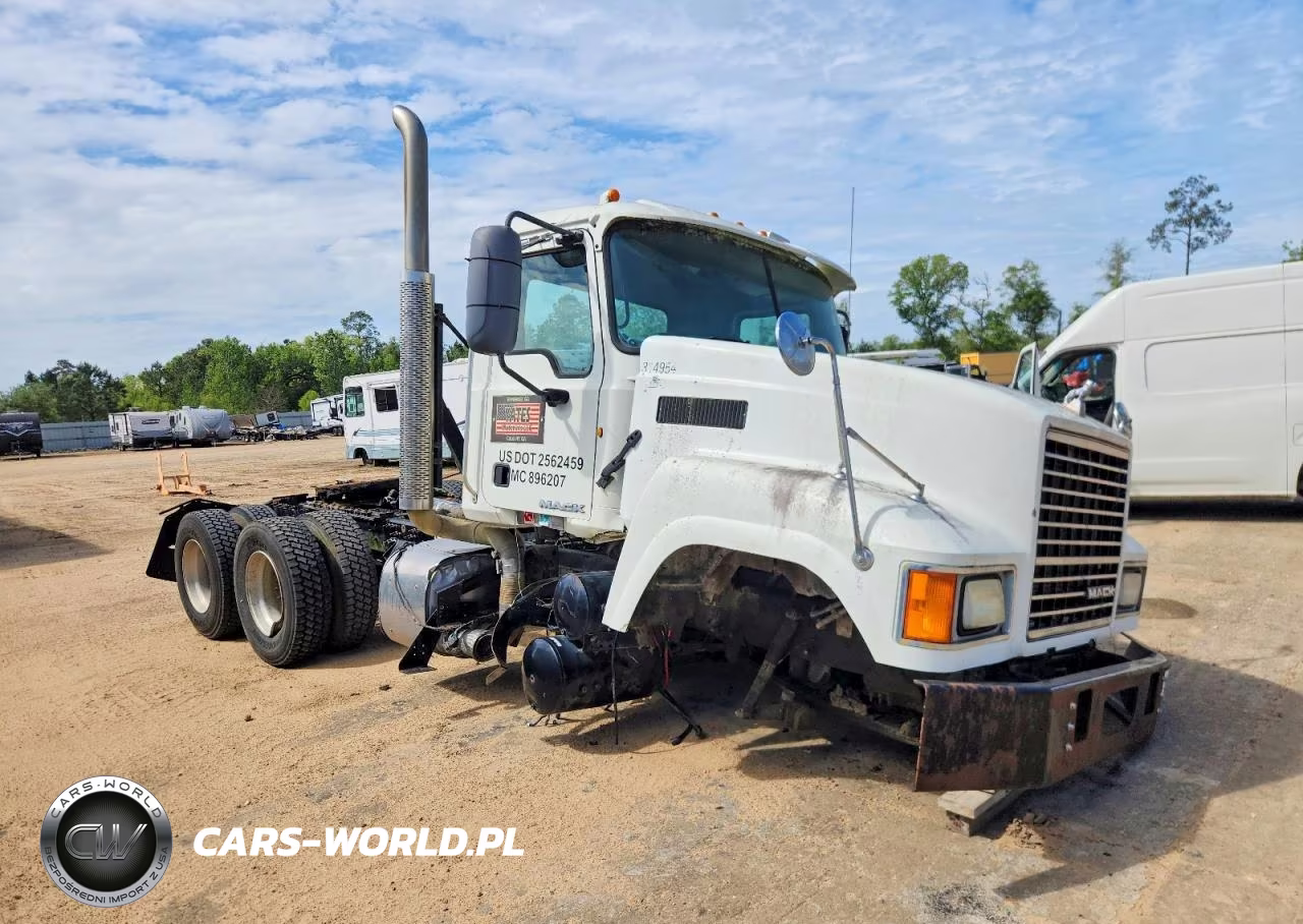 2015 Mack Chu613 Semi Truck – zdjęcie 1 z 10