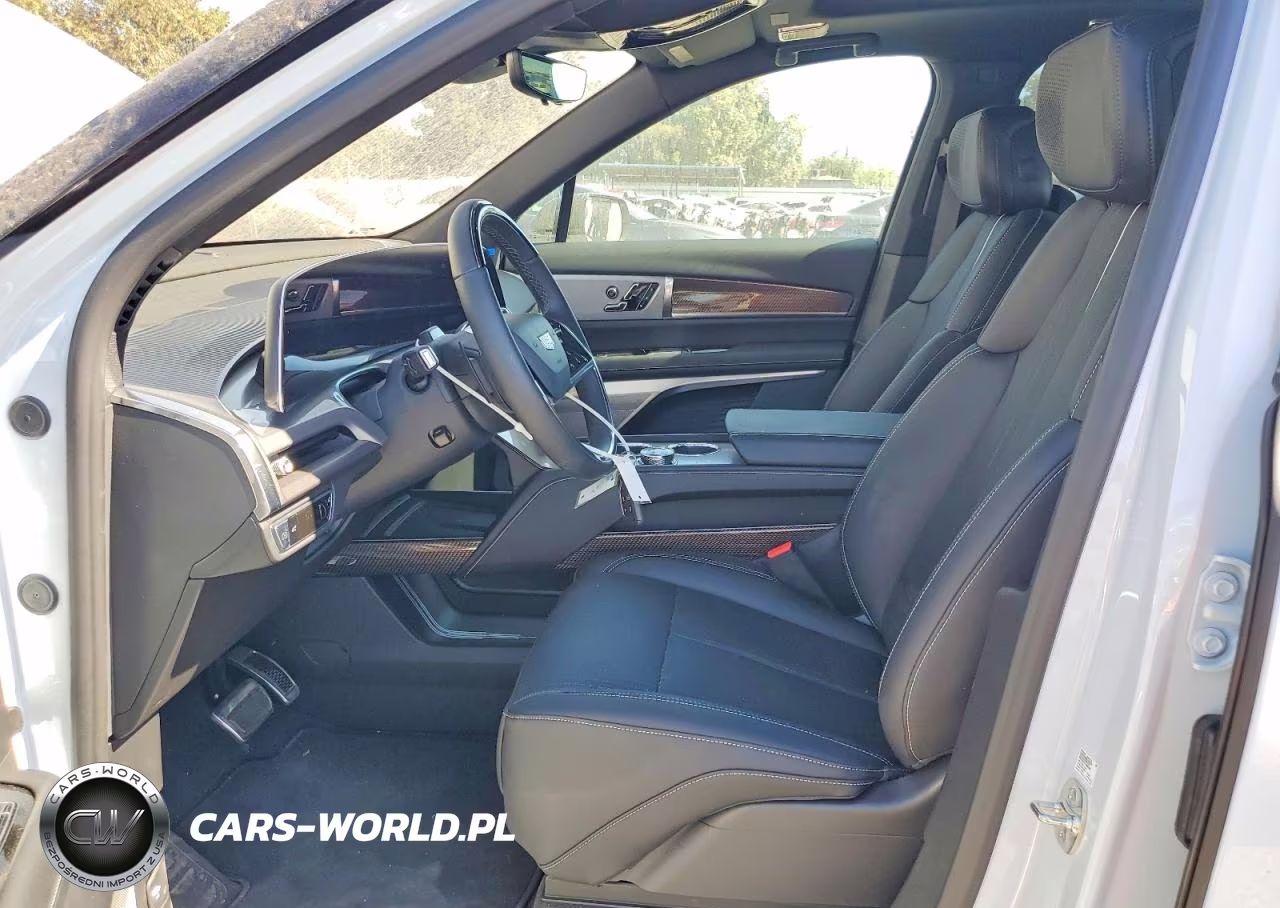 2026 Cadillac Vistiq Luxury VIN:1GYC3KML1TZ713102 - 7
