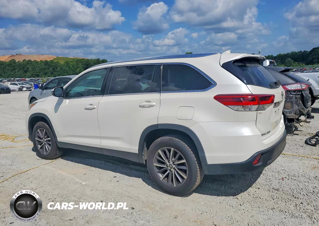 2019 Toyota Highlander Xle VIN:5TDKZRFHXKS561497 - 2