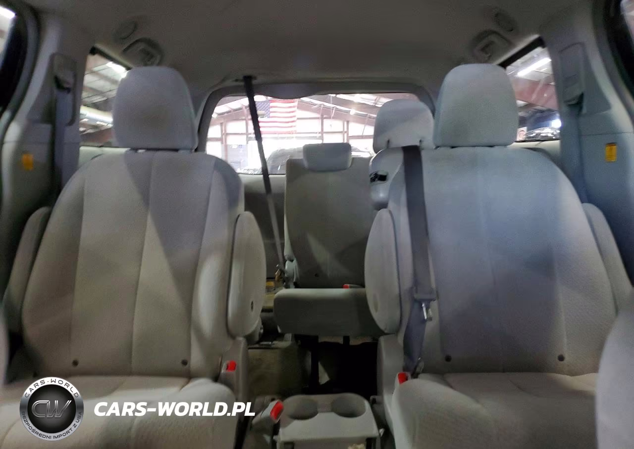 2012 Toyota Sienna Le VIN:5TDKK3DC0CS240935 - 10