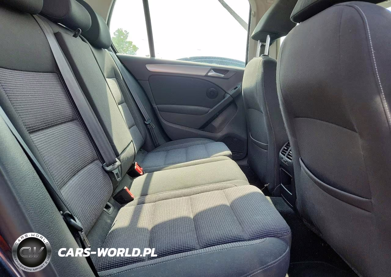 2011 Volkswagen Golf VIN:WVWDM7AJXBW231431 - 10