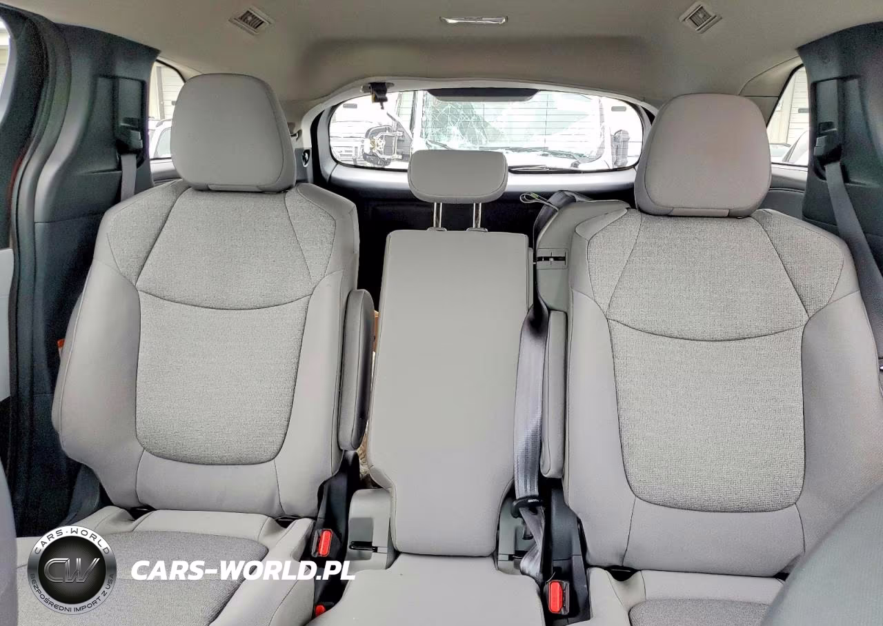 2025 Toyota Sienna Le VIN:5TDBSKFC1SS201597 - 10