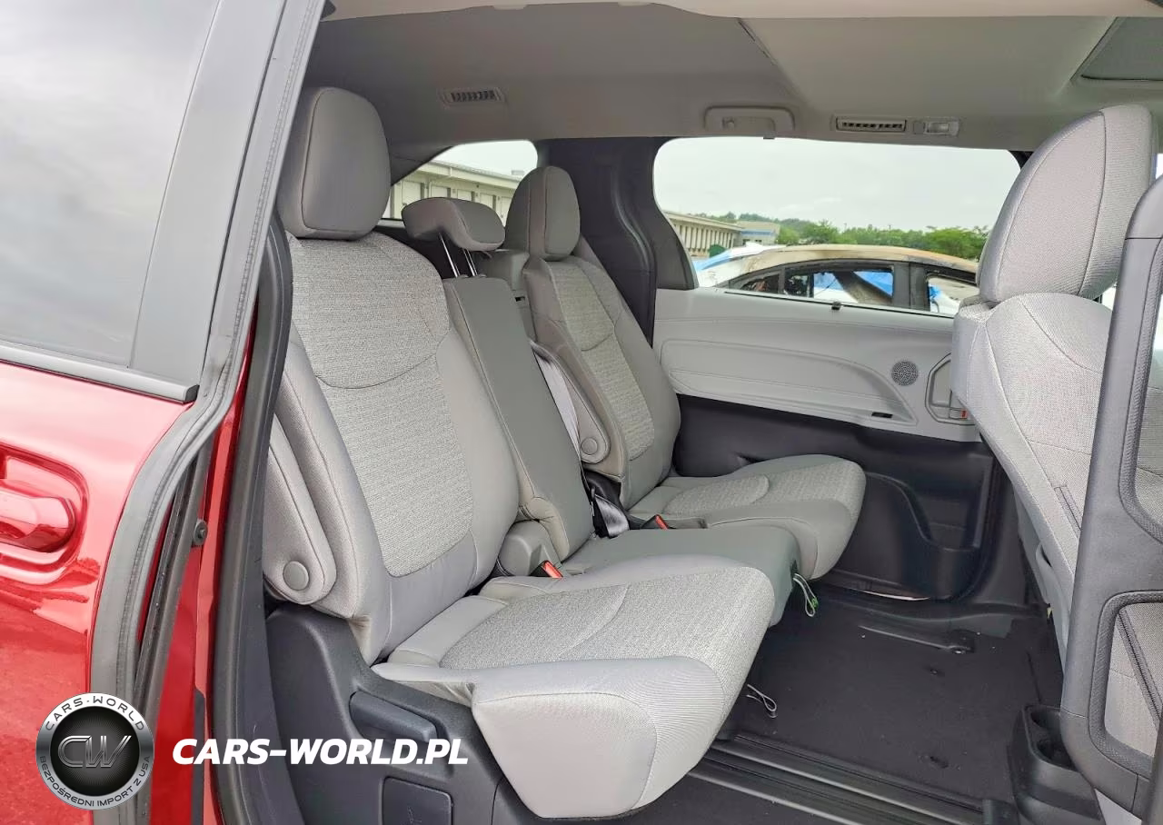 2025 Toyota Sienna Le VIN:5TDBSKFC1SS201597 - 11