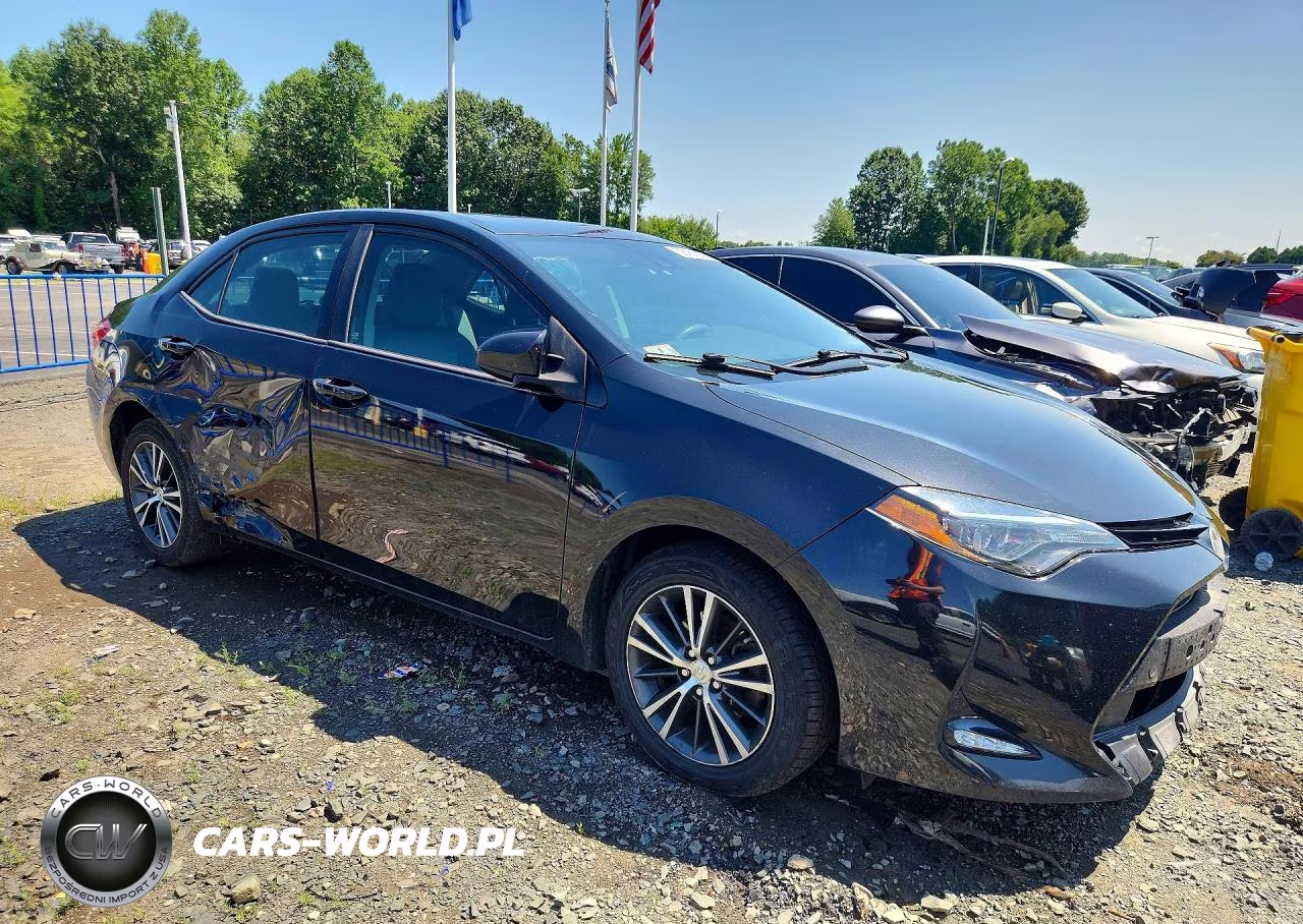 2017 Toyota Corolla Le VIN:2T1BURHE3HC915962 - 4