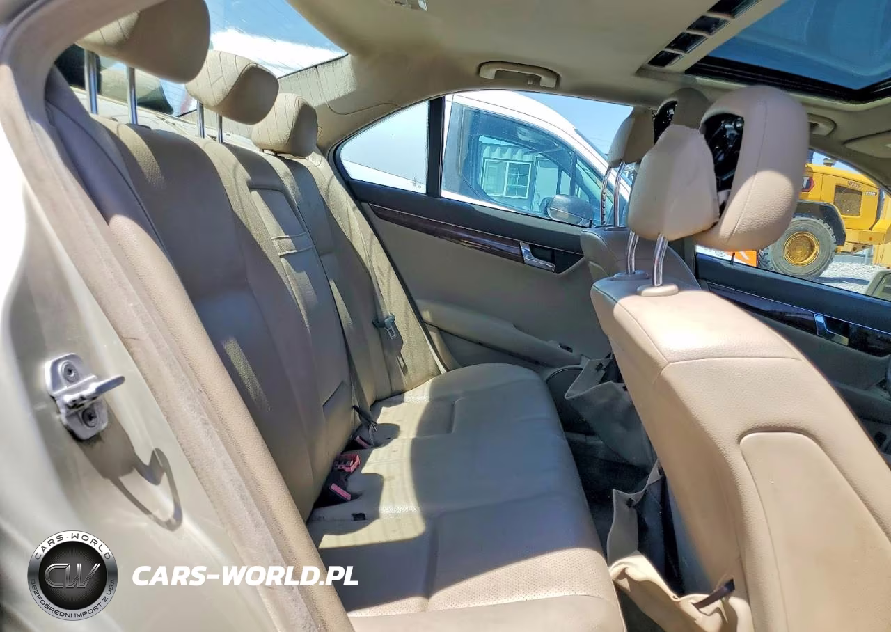 2010 Mercedes-Benz C 300 VIN:WDDGF5EB5AR105155 - 10