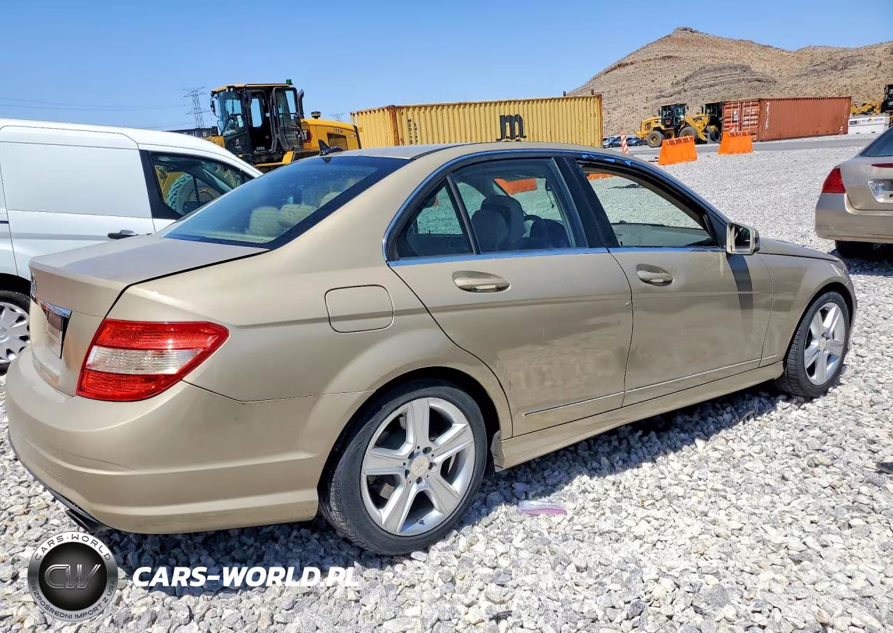 2010 Mercedes-Benz C 300 VIN:WDDGF5EB5AR105155 - 3
