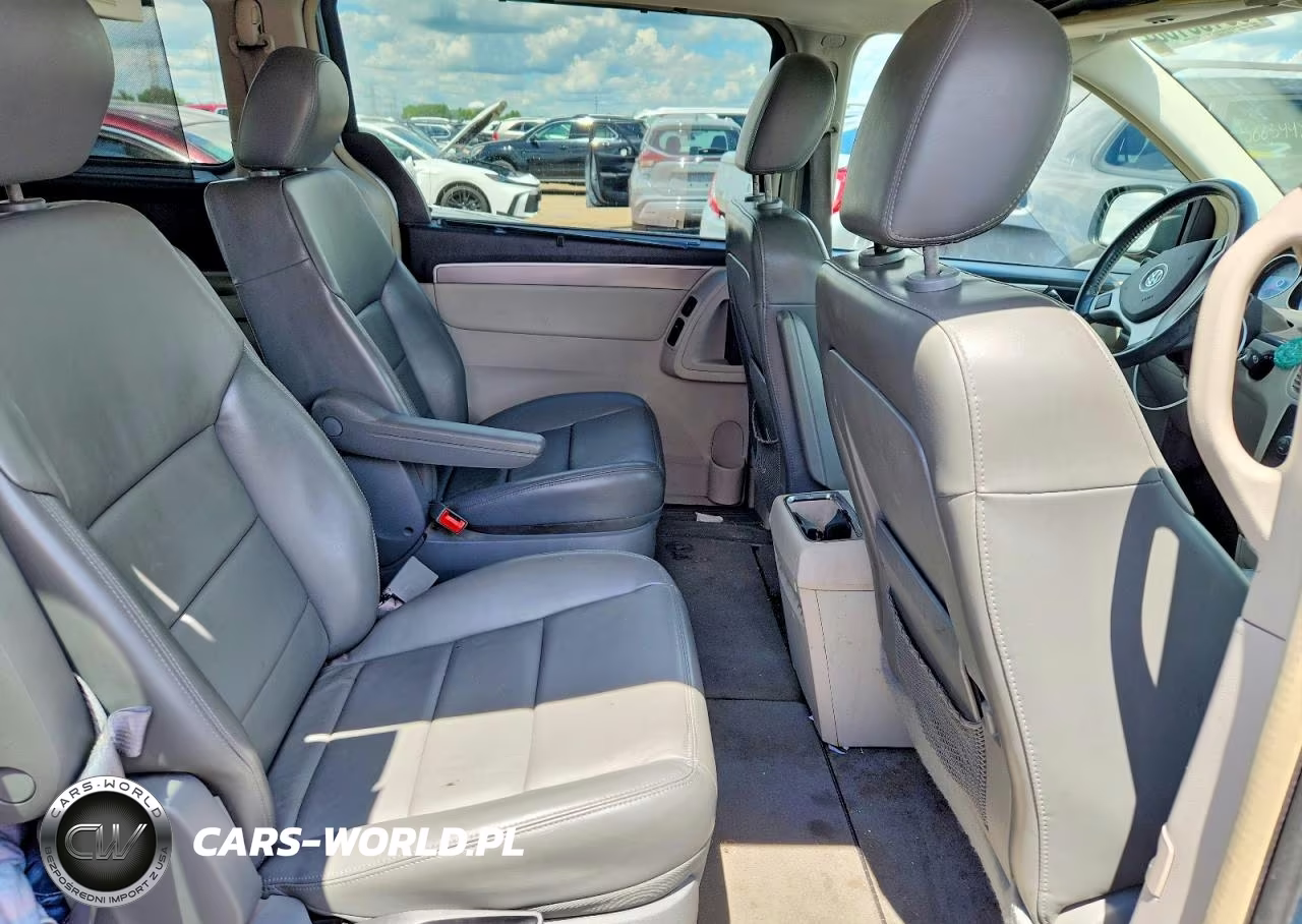 2009 Volkswagen Routan Sel Premium VIN:2V8HW64X19R543506 - 10