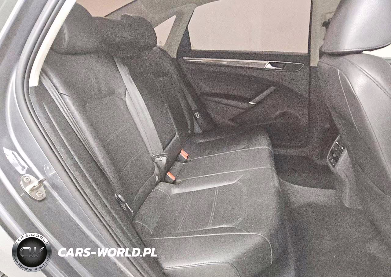 2018 Volkswagen Passat Se VIN:1VWBA7A34JC031983 - 10