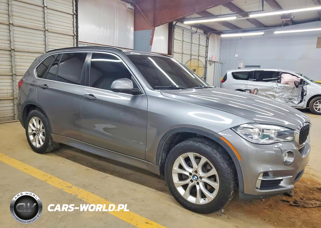 2016 BMW X5 xDrive35I VIN:5UXKR0C5XG0P30464 - 4