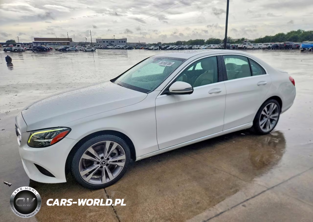 2019 Mercedes-Benz C 300 – zdjęcie 1 z 12