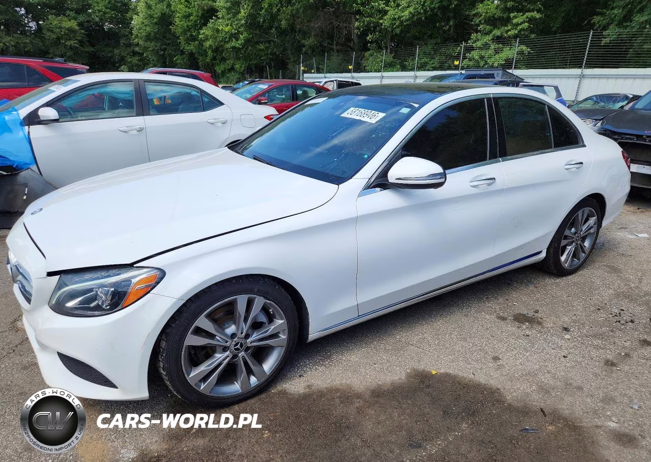 2017 Mercedes-Benz C 300 – zdjęcie 1 z 12