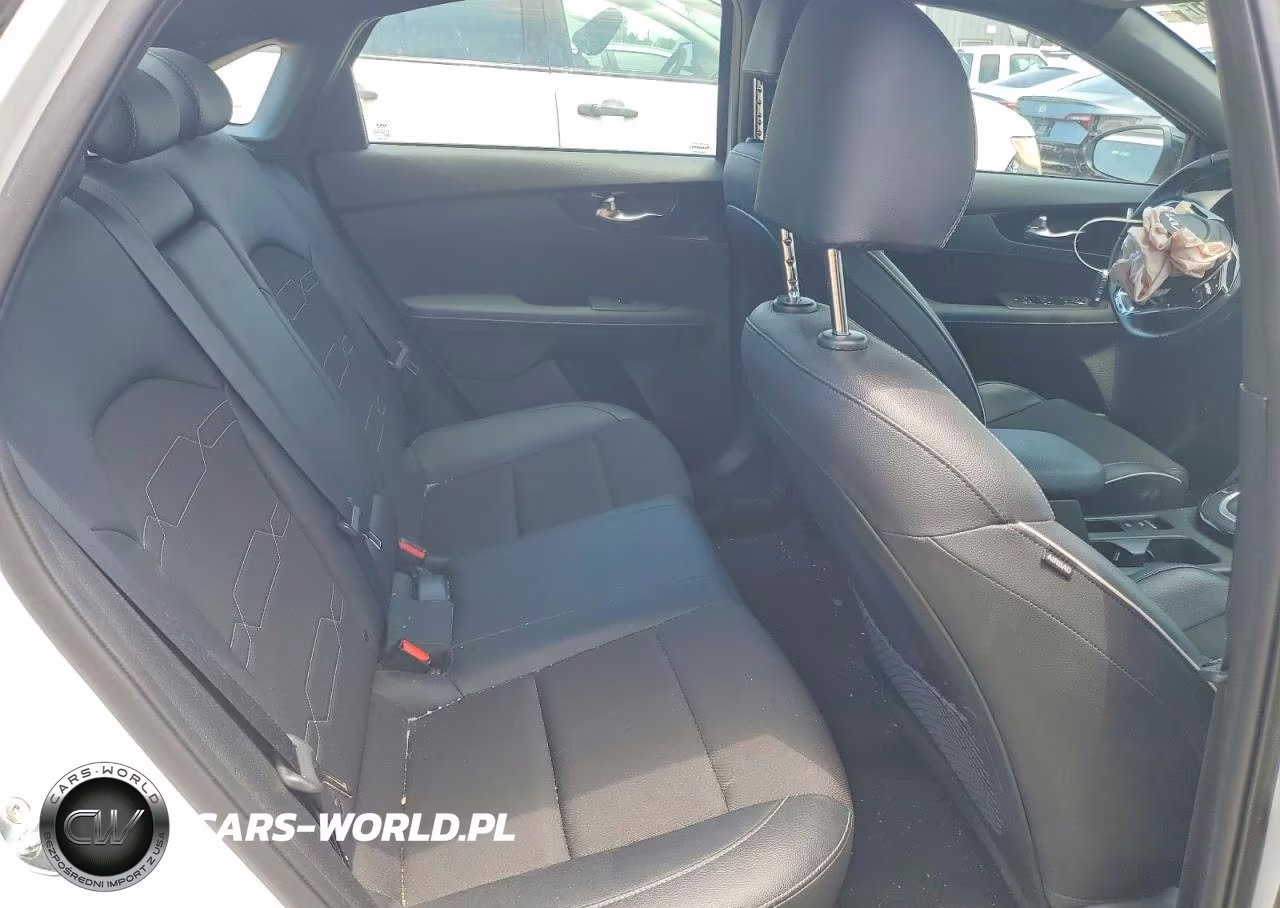 2024 Kia Forte Gt Line VIN:3KPF54AD1RE749558 - 10