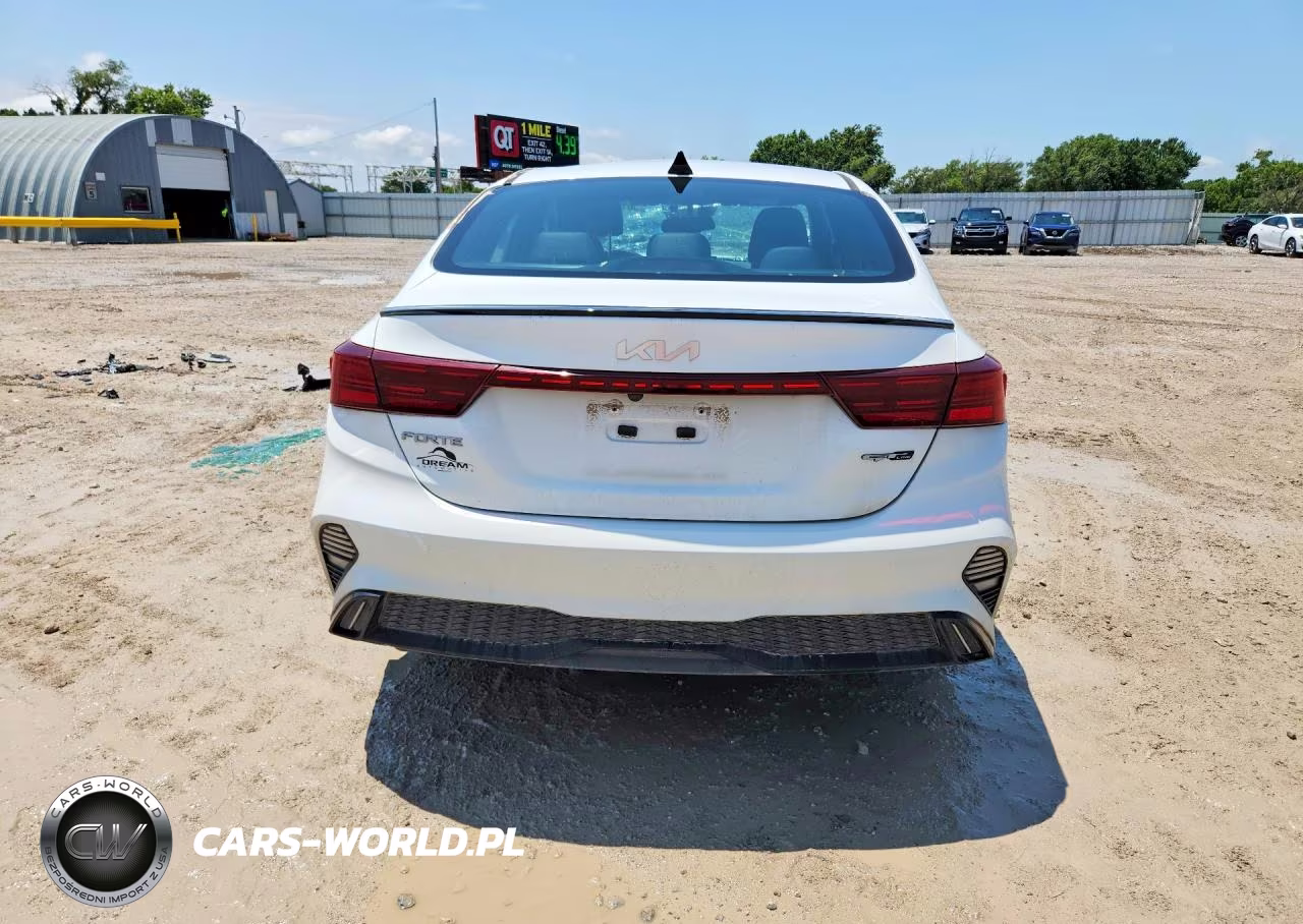 2024 Kia Forte Gt Line VIN:3KPF54AD1RE749558 - 6