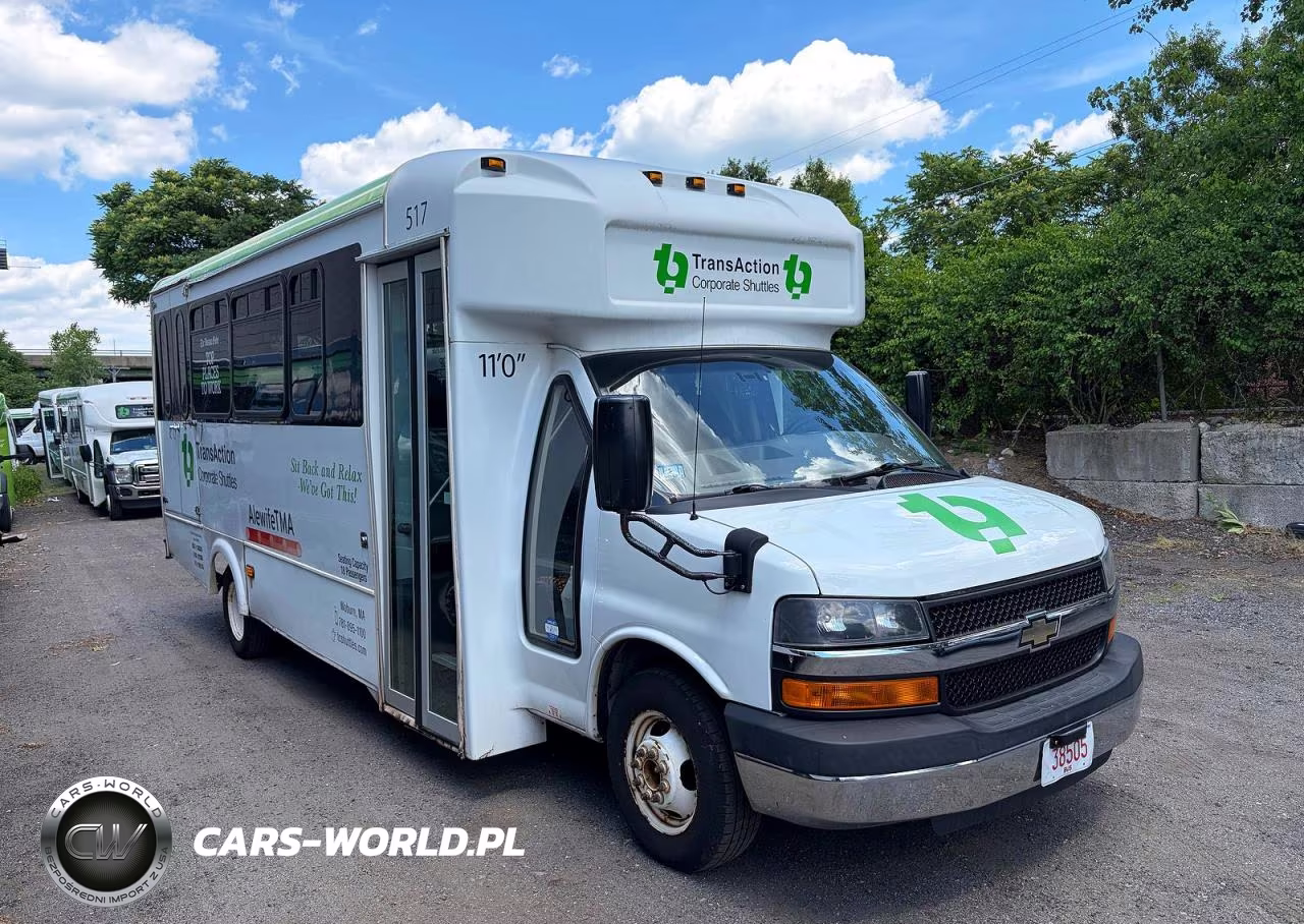 2015 Chevrolet Express G4500 – zdjęcie 1 z 11