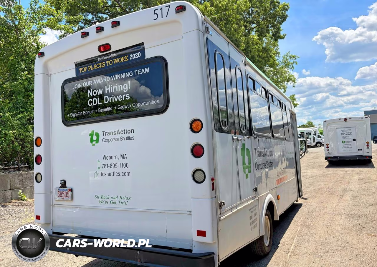 2015 Chevrolet Express G4500 VIN:1GB6G5BG3F1139205 - 4