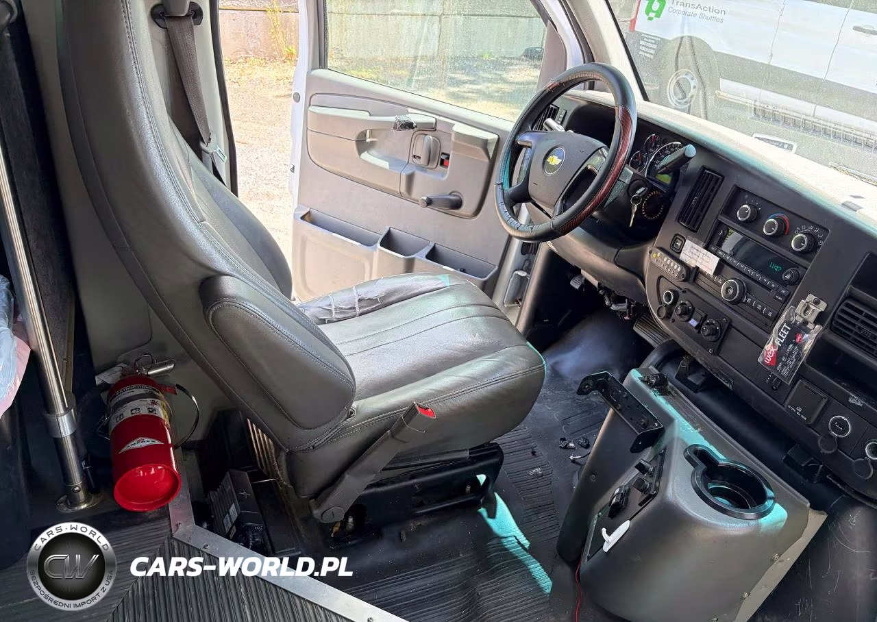 2015 Chevrolet Express G4500 VIN:1GB6G5BG3F1139205 - 5