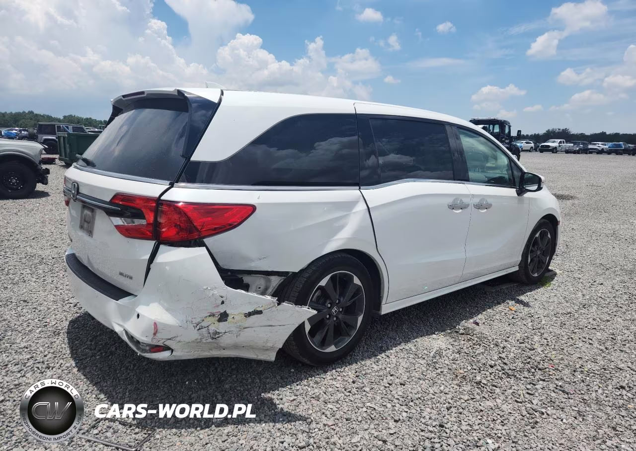 2021 Honda Odyssey Elite VIN:5FNRL6H90MB009969 - 3