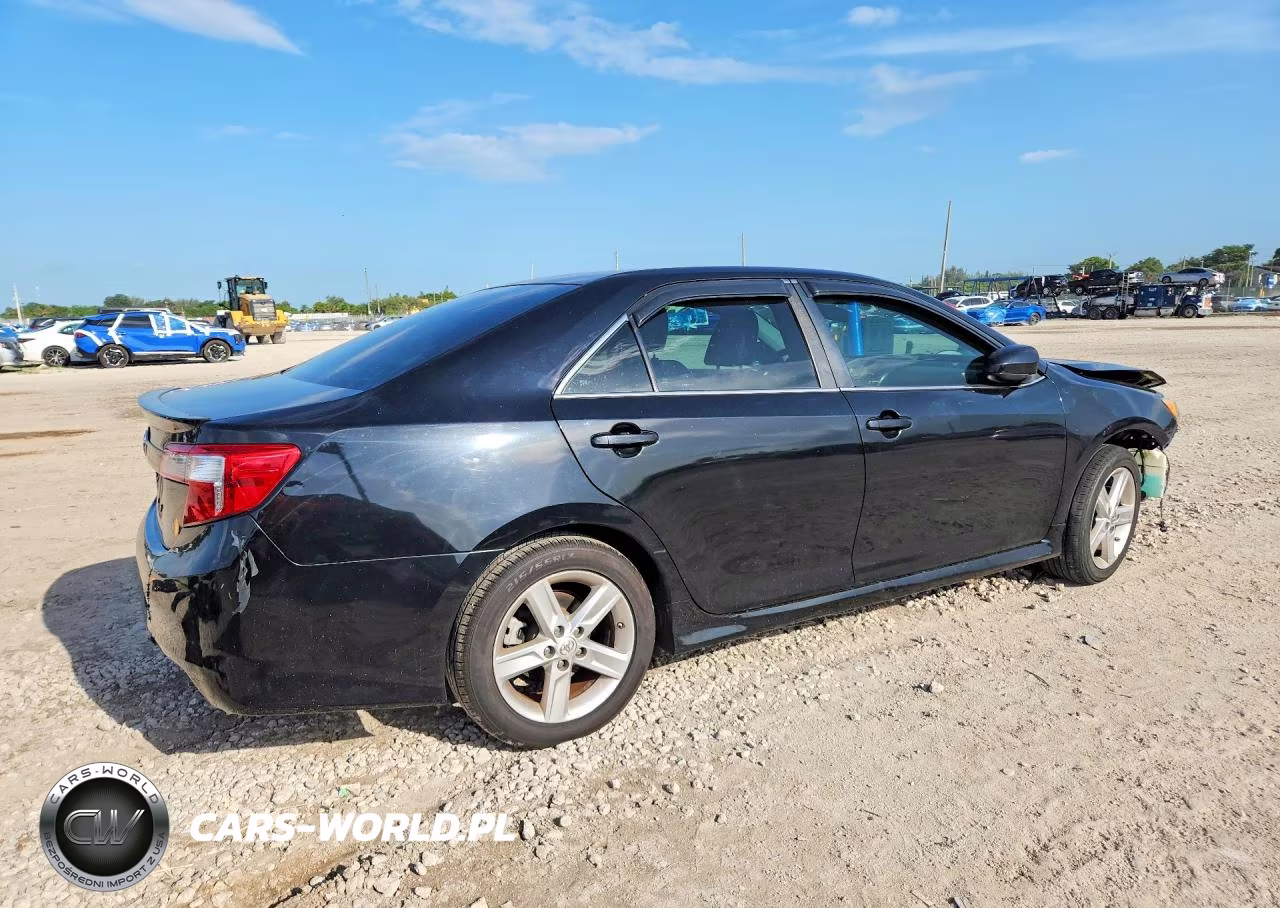 2014 Toyota Camry Se VIN:4T1BF1FK2EU322267 - 3