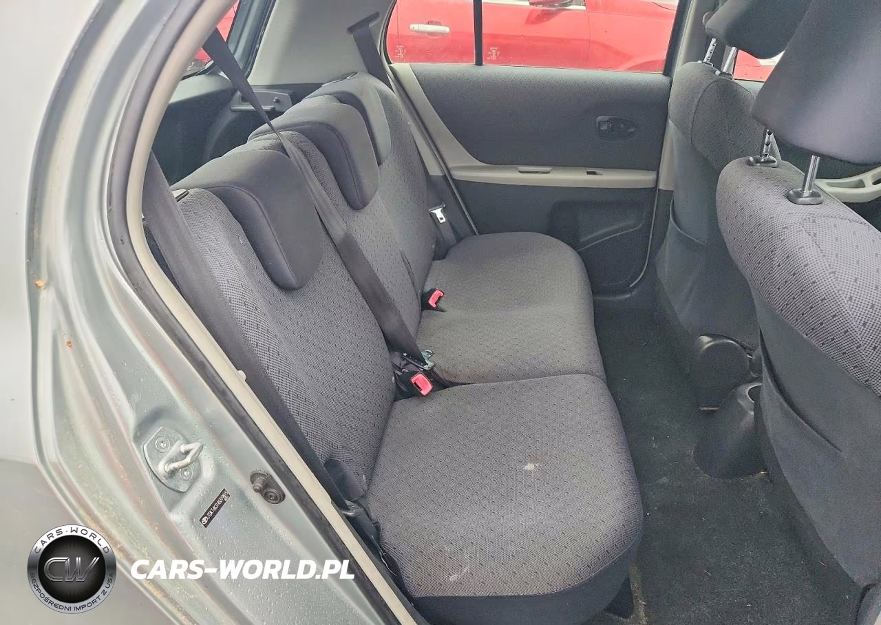 2010 Toyota Yaris Base VIN:JTDKT4K31A5319815 - 10