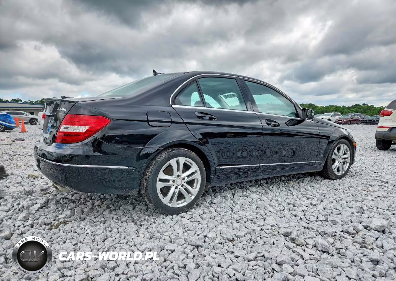 2012 Mercedes-Benz C 300 4Matic VIN:WDDGF8BB7CR191724 - 3