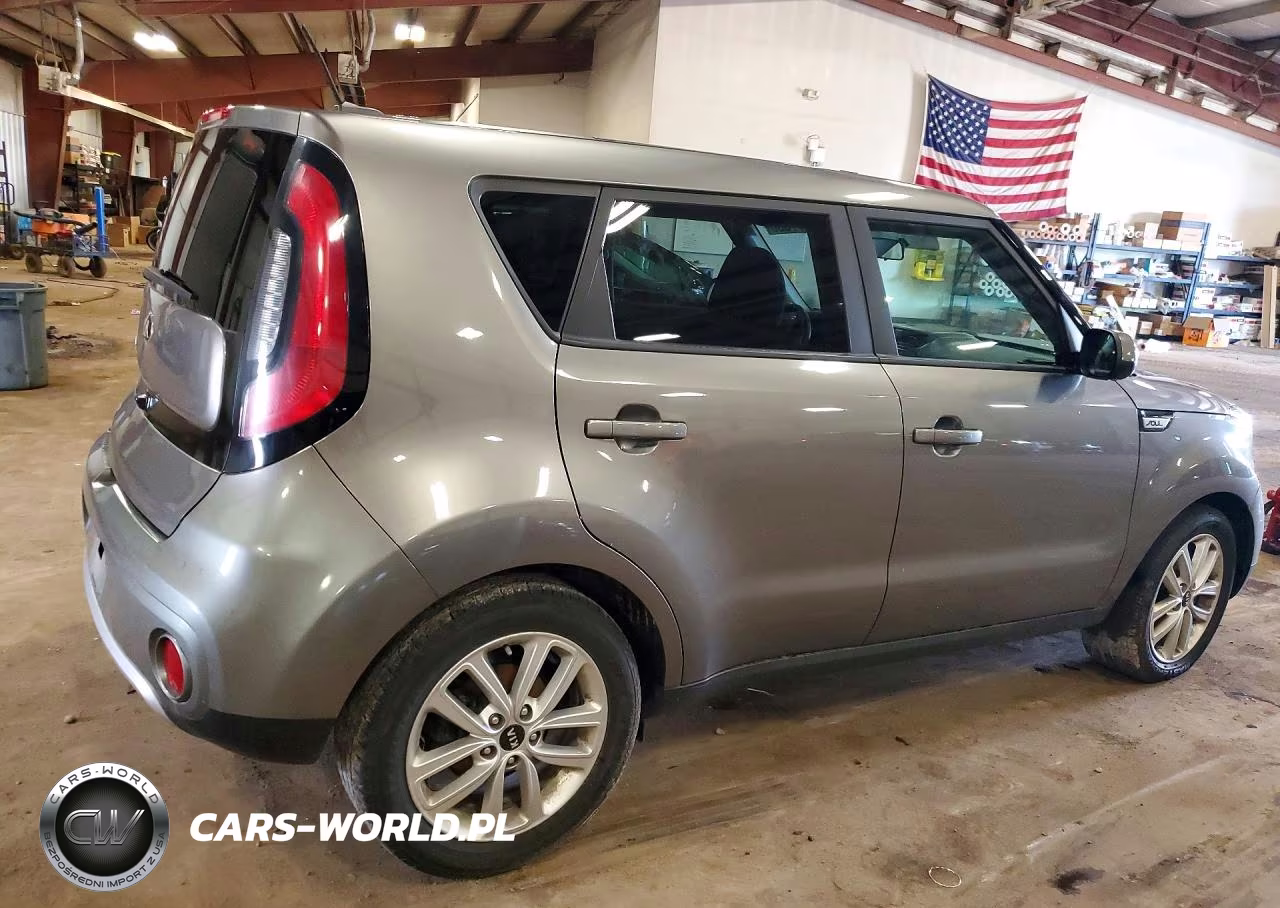 2018 Kia Soul + VIN:KNDJP3A57J7511628 - 3