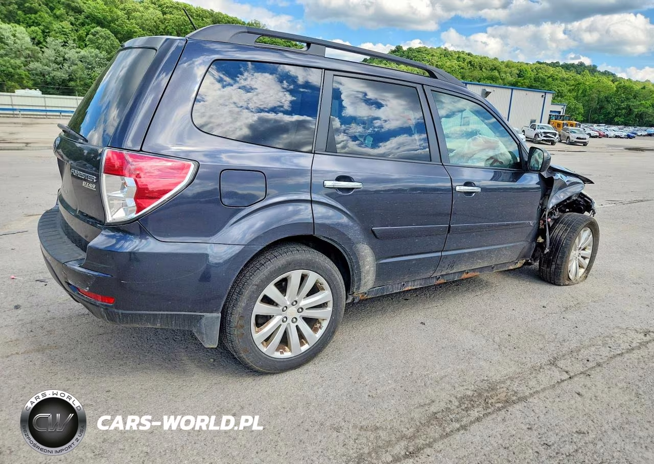 2011 Subaru Forester 2.5X Premium VIN:JF2SHADC5BH772480 - 3