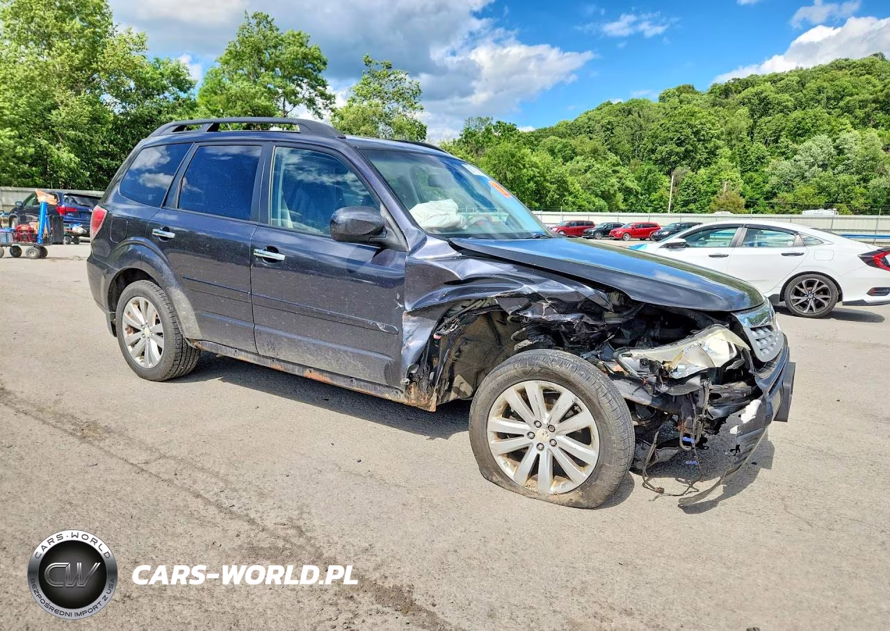 2011 Subaru Forester 2.5X Premium VIN:JF2SHADC5BH772480 - 4