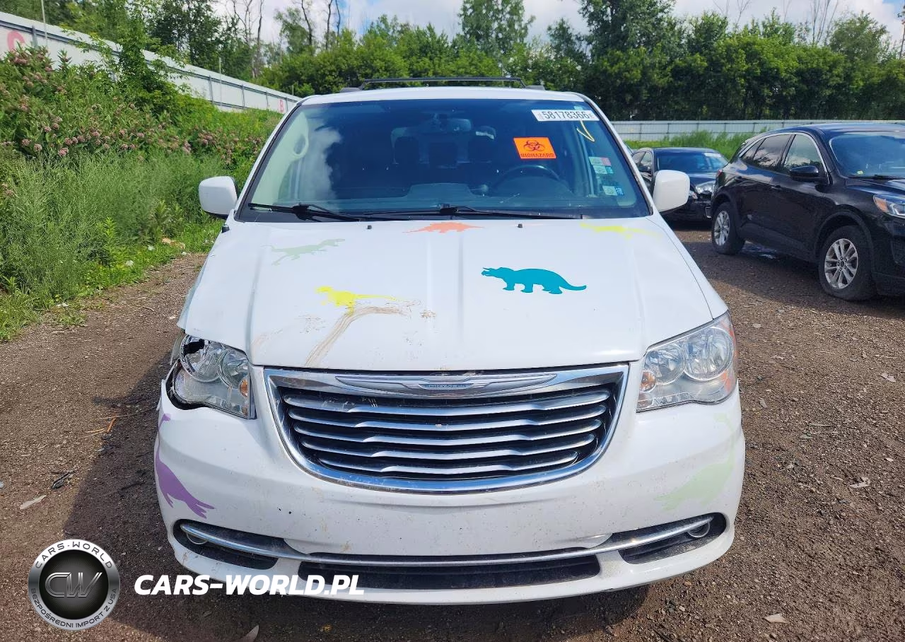 2015 Chrysler Town & Country Touring VIN:2C4RC1BGXFR589023 - 5