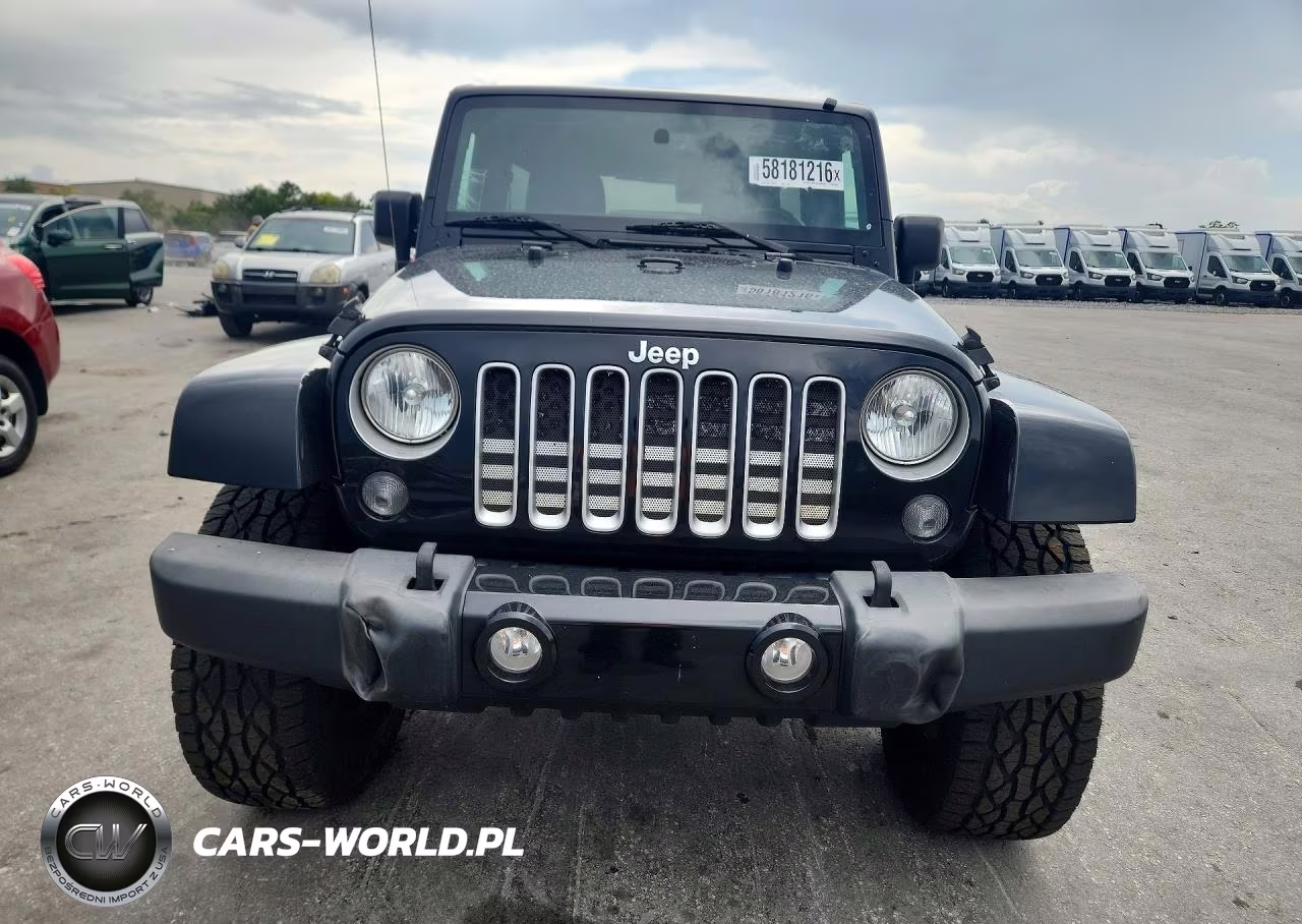 2016 Jeep Wrangler Unlimited Sahara VIN:1C4BJWEG7GL162814 - 5