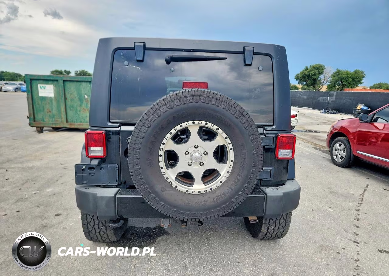 2016 Jeep Wrangler Unlimited Sahara VIN:1C4BJWEG7GL162814 - 6