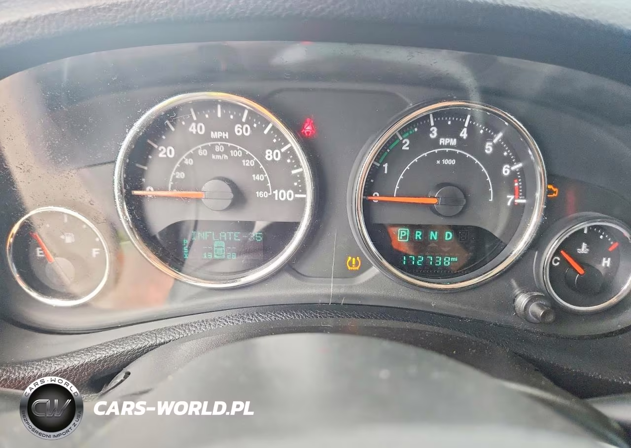 2016 Jeep Wrangler Unlimited Sahara VIN:1C4BJWEG7GL162814 - 9