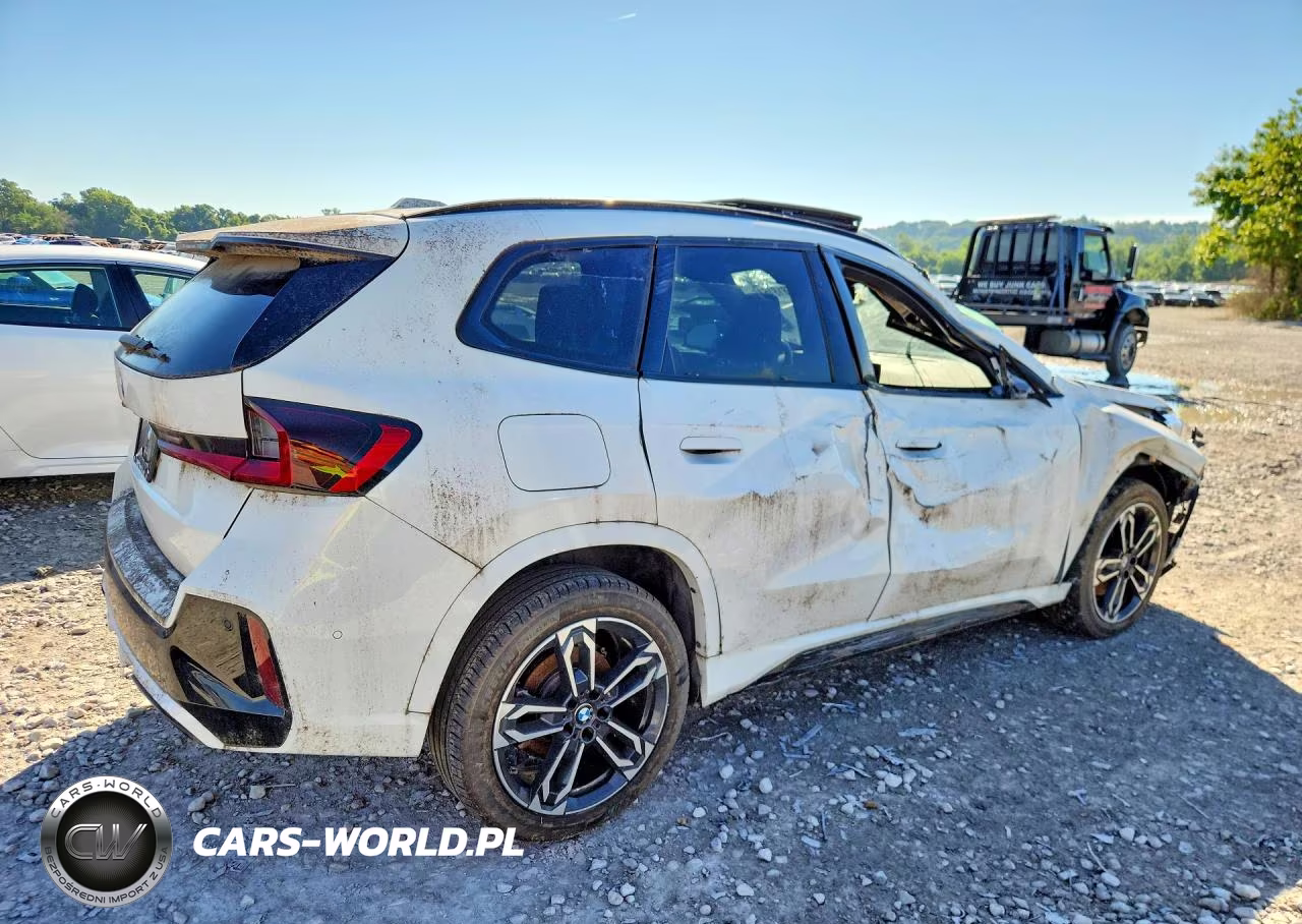 2023 BMW X1 xDrive28I VIN:WBX73EF05P5W77040 - 3