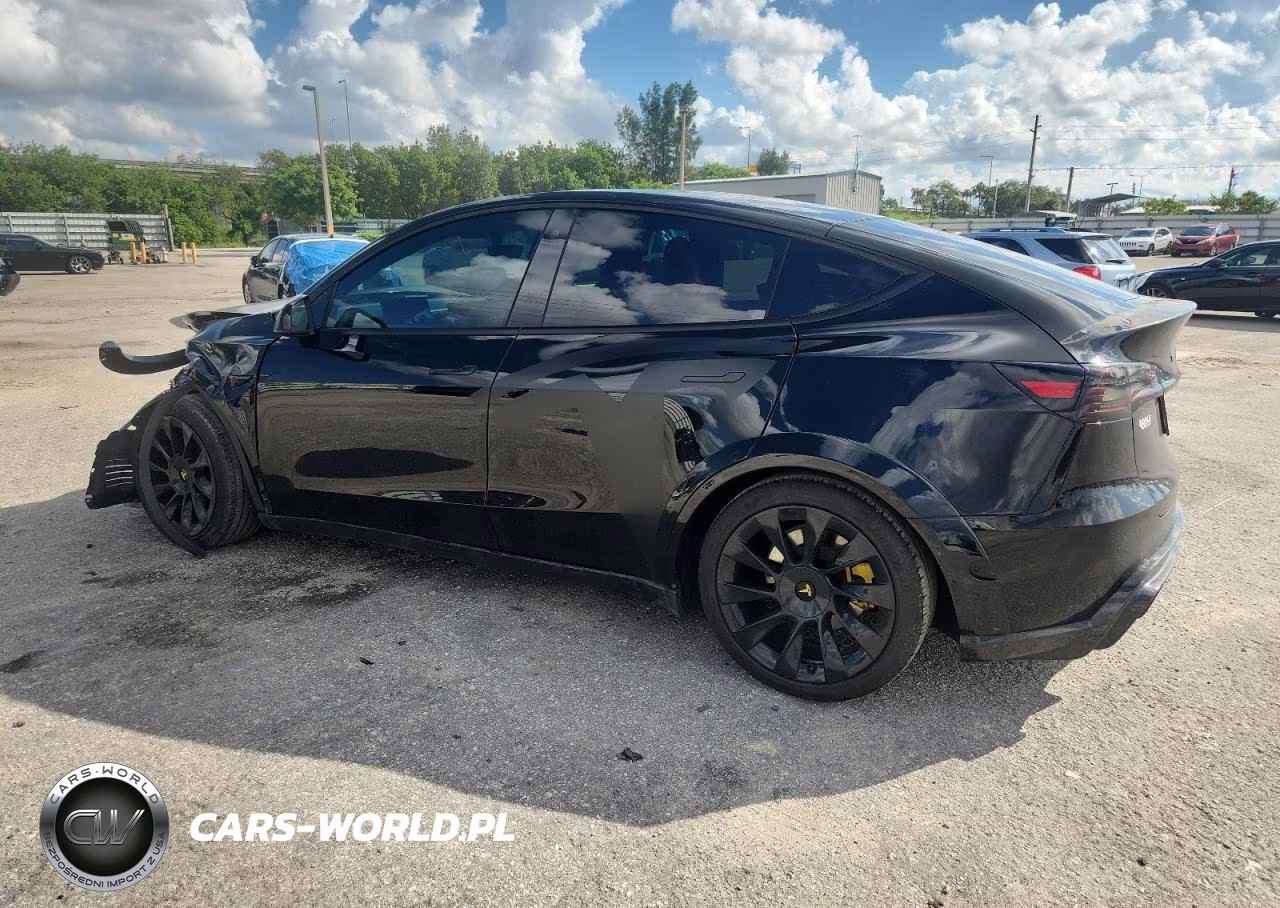 2021 Tesla Model Y VIN:5YJYGDEE0MF076576 - 2