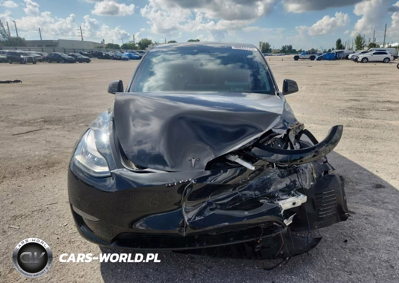 2021 Tesla Model Y VIN:5YJYGDEE0MF076576 - 5