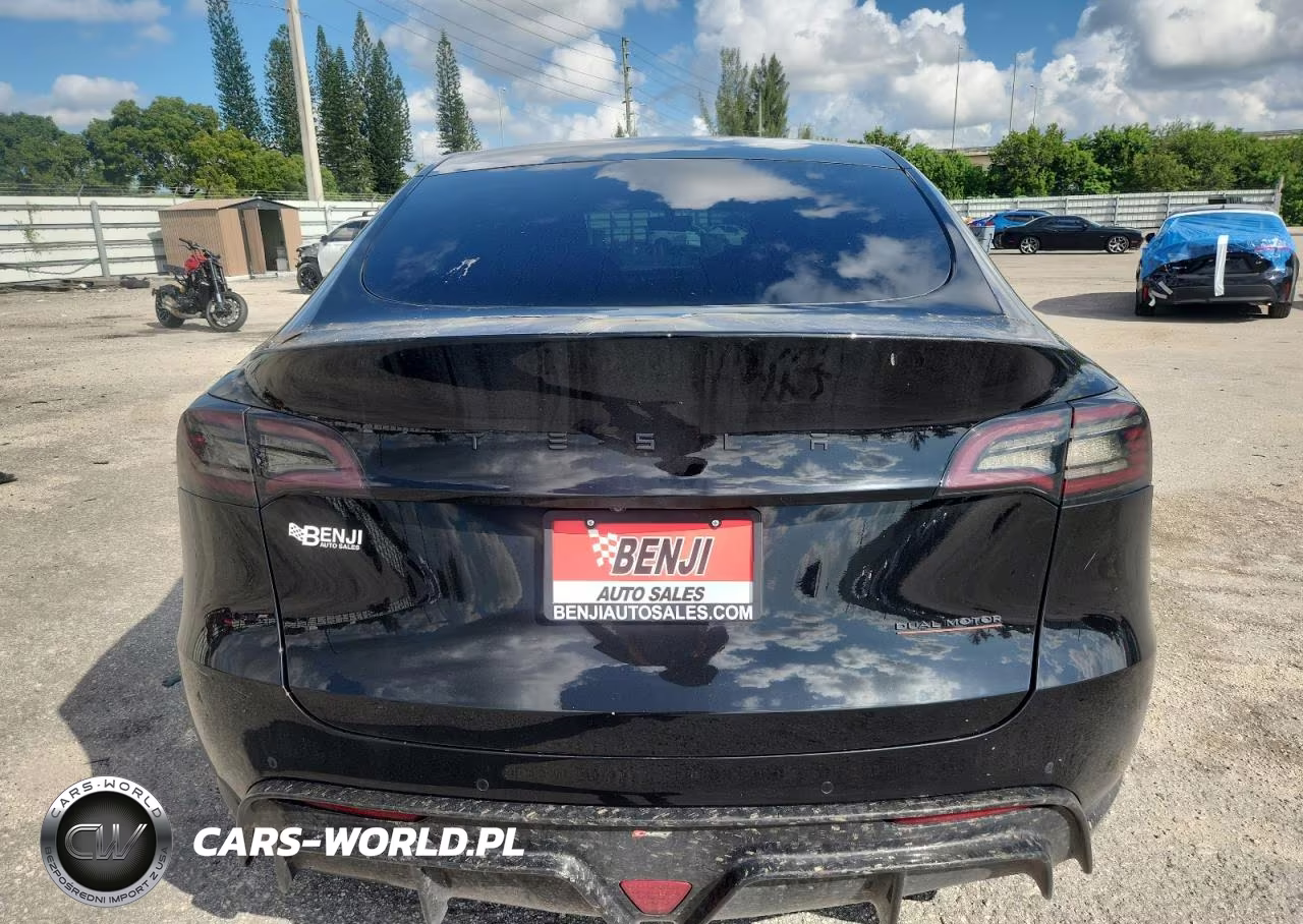 2021 Tesla Model Y VIN:5YJYGDEE0MF076576 - 6