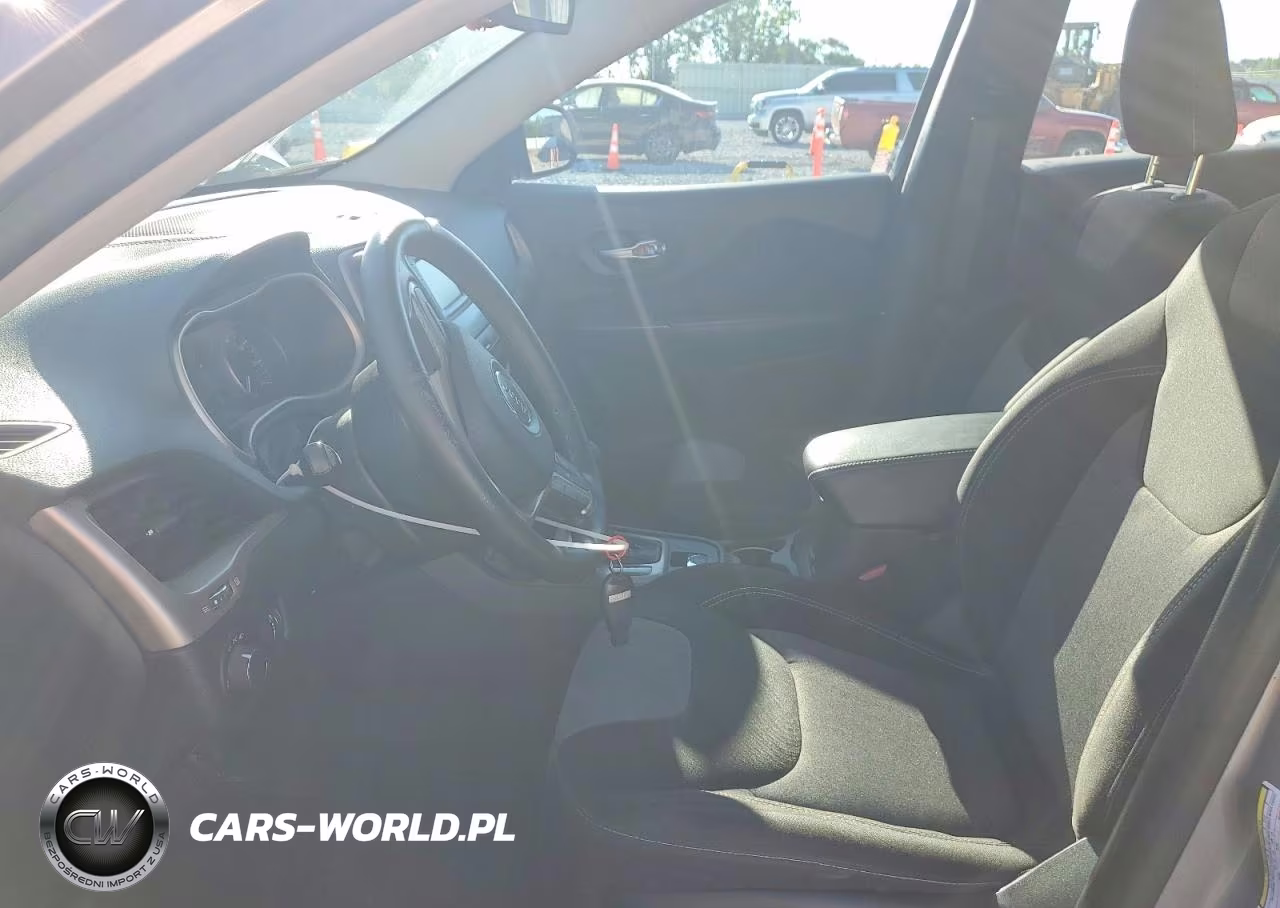 2014 Jeep Cherokee Sport VIN:1C4PJLAB8EW182712 - 7