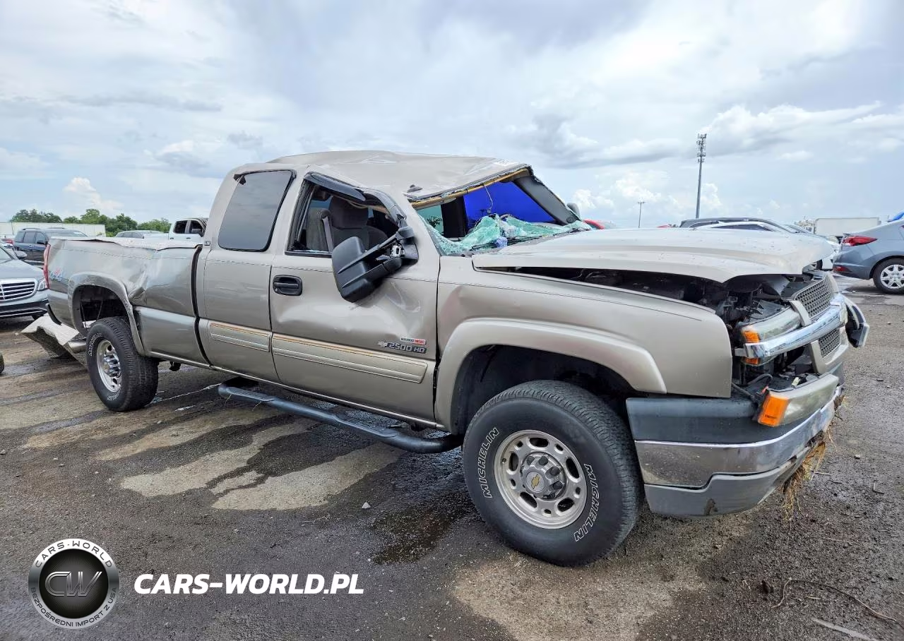 2003 Chevrolet Silverado K2500 Heavy Duty VIN:1GCHK29103E194833 - 4