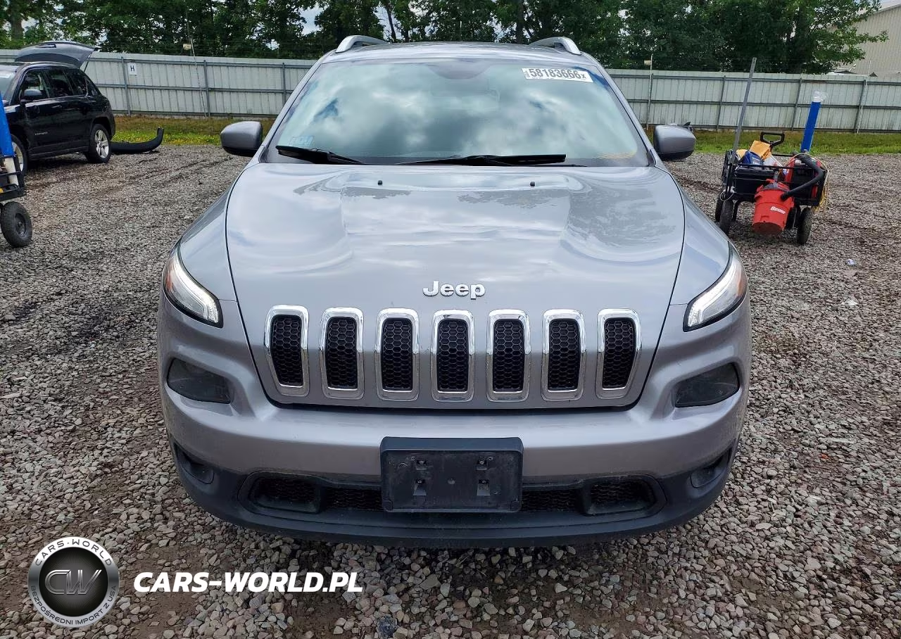 2015 Jeep Cherokee Latitude VIN:1C4PJMCS4FW660161 - 5